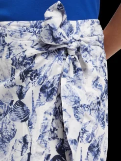 Clearance Scotch & Soda PRINTED MIDI-LENGTH SARONG ShellBatikBlue